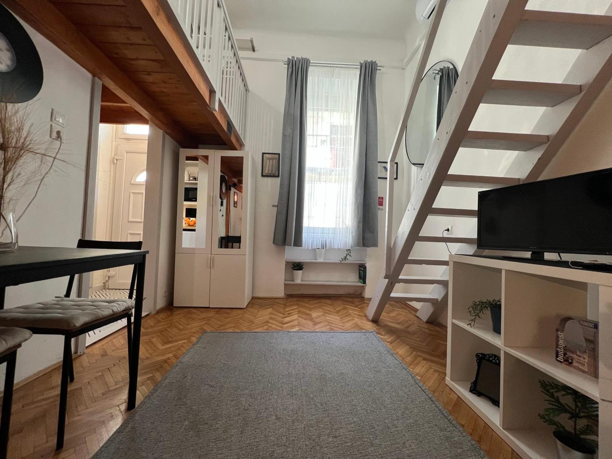 Lovely Little Loft Studio In The Heart Of Budapeşte Dış mekan fotoğraf